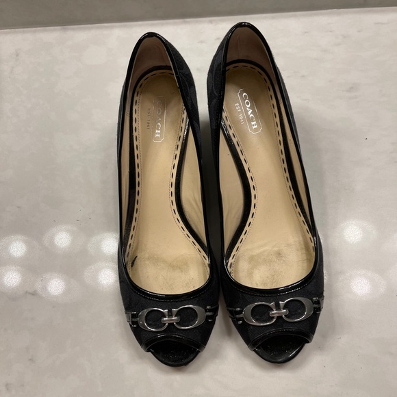 Coach - Picture 4 of 4